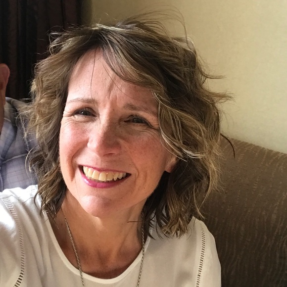 Meet your Posher, Debbie - Picture 1 of 1